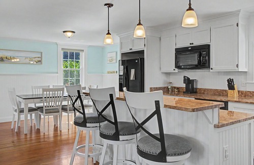 Sagamore Beach House | 321 Williston Rd - Charming 3BR Sagamore Beach Home - Pet Friendly, Central A/C!