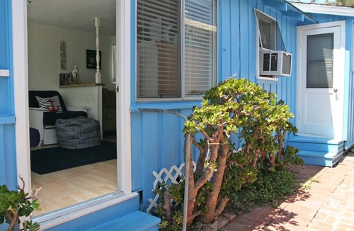 Avalon House | 323E: Budget-friendly Avalon Cottage on Eucalyptus Street. Includes A/C and only