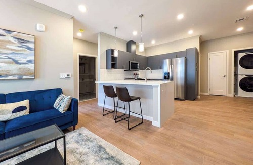 Dunellen Apartment | 328 Modern 2BR Apt Su