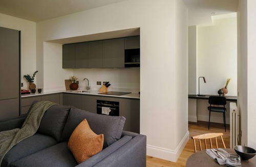 Old Town Hotel | 33 Castle Terrace