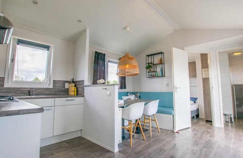 Municipality of Stichtse Vecht Ski Chalet | 33 m² Chalet ∙ 2 bedrooms ∙ 4 guests