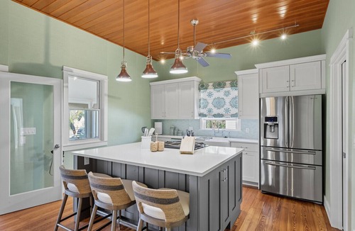 Boca Grande House | 340 Palm - Historic Cottage - 3 bed/2 bath - in the village - Sleeps 6
