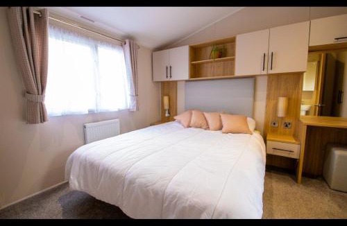 St Leonards-On-Sea Resort | 35 Redwood - Beauport Park, Hastings