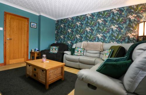 Holyhead House | 36 Cae Rhos
