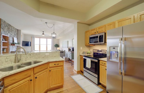 Mountain Air Apartment | 36 Mi to Asheville: Mtn-view Home in Burnsville!