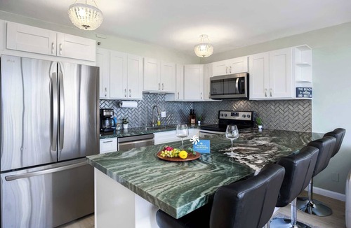 Waikiki Condo | 36FL Ocean view condo w/Diamond Head & parking