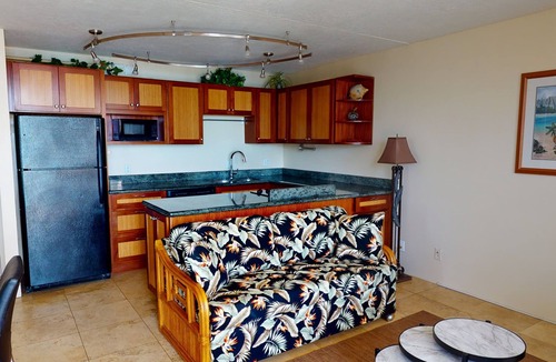 Waikiki House | 36th Floor Deluxe Ocean View Condo with Free Parking & Wifi