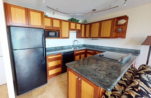 Waikiki House | 36th Floor Deluxe Ocean View Condo with Free Parking & Wifi
