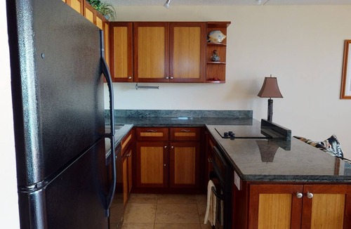 Waikiki House | 36th Floor Deluxe Ocean View Condo with Free Parking & Wifi