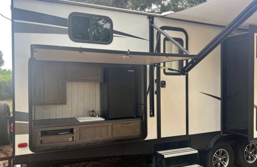 Mount Pleasant House | 37.5 ft camper. Sleeps 9. Delivery option is available.
