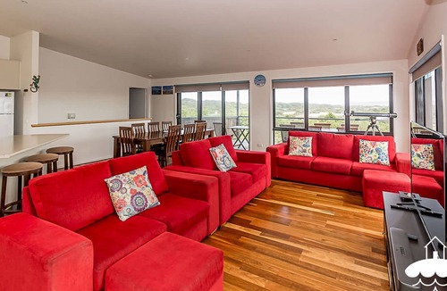 Sandy Point House | 37 Oceanview Pde Stay 3 Pay 2 Winter Special