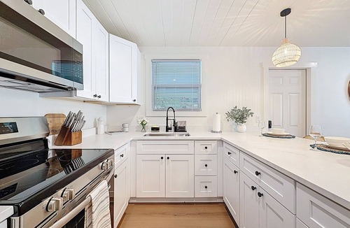 Bradenton Cottage | 3716 7th Ave W