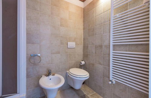 Mottola House | 3786 ADT - Camera quadrupla