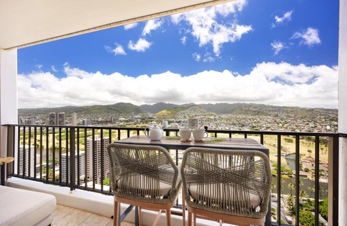 Waikiki Apartment | 37th-floor retreat with lanai, pool, & scenic views