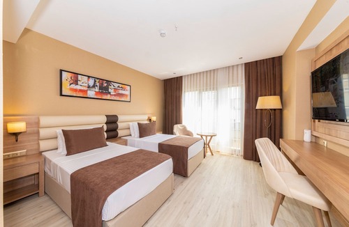 Cumhuriyet Hotel | 38 Hotel