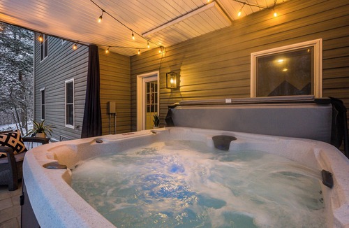 Massanutten House | 3800 sq ft of Fun! Sleeps 14 Hot Tub Pool Table PAC-Man Foosball