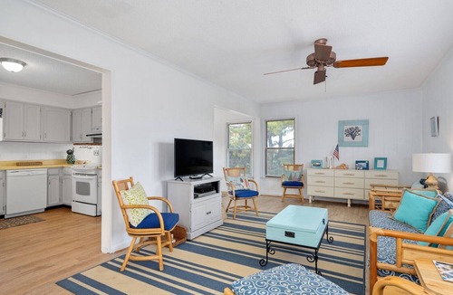 South Nags Head House | 386 Unique Ocean-Side Home - 4 Lots from Ocean!