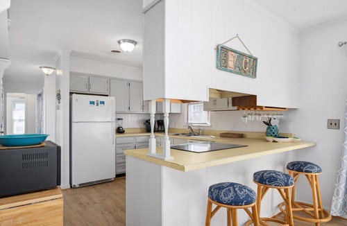 South Nags Head House | 386 Unique Ocean-Side Home - 4 Lots from Ocean!