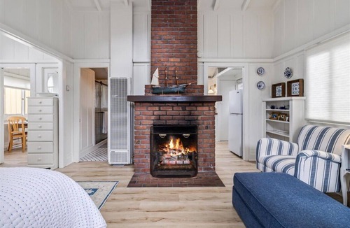Golden Rectangle House | 3994 Solbakken - Timeless Home, 4 Blocks to Beach