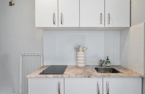Beaconsfield House | 3B1 Studio ABNB-Style Easy access to CBD