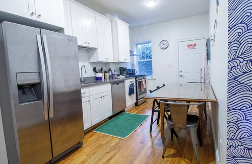 Roxbury Apartment | 3BD 1.5BTH Bright and Spacious Apt