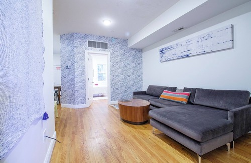 Roxbury Apartment | 3BD 1.5BTH Bright and Spacious Apt