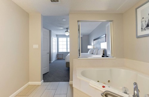 Smith's Memento Resort | 3BD/Daytona - Beach, Pools, Lazy River, Bar, Slides