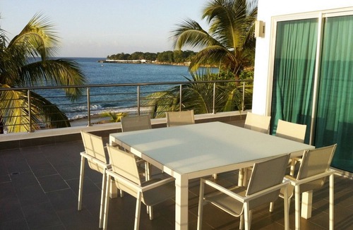 El Batey Apartment | 3BD luxury beachfront condo with gym, elevator, infinity pool. Reduced rate!