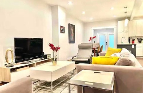 Brookland House | 3BD Spacious Brookland Home W Parking & By Metro