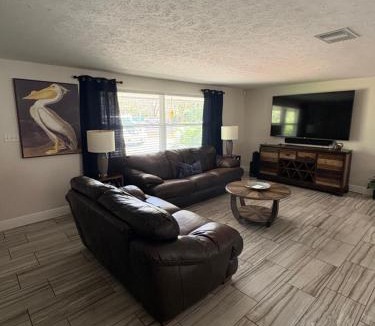 Greater Northdale House | 3bdr 2bth Lake Home close to all