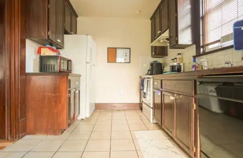 St. Joseph House | 3bdrm 2bath Home in Quite Neighborhood , Work from Home Ready and Near Downtown