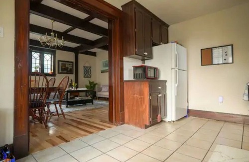 St. Joseph House | 3bdrm 2bath Home in Quite Neighborhood , Work from Home Ready and Near Downtown