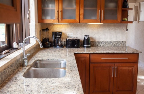 Clinketts House | ☆ 3Bdrm 3.5 Bath Private Home w Brand New Pool Steps to Beach