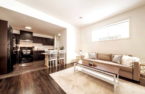 Jasper Place Apartment | 3BDRM Winter Haven - King Beds - Fireplace - Sleeps 10