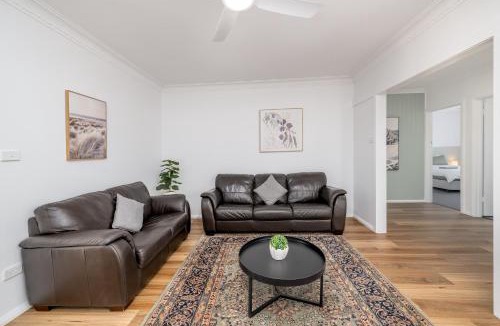 Shepparton House | 3Bed 2Bath home - Nth Central Reno metres from Hosp w Wifi