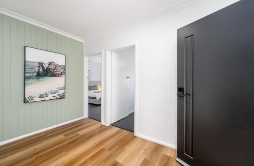 Shepparton House | 3Bed 2Bath home - Nth Central Reno metres from Hosp w Wifi