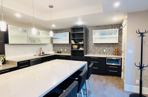 Marpole House | 3Bed+2Bath Steam Sauna Retreat in Vancouver! Family friendly!