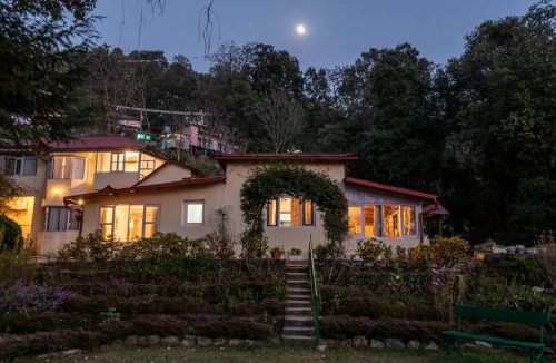 The Mall Road Villa | 3BHK Villa near Company Garden Lyn Eden