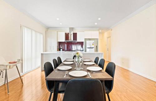 Athelstone House | 3BR 2 BTH No Stairs Aircon Big Athelstone Home