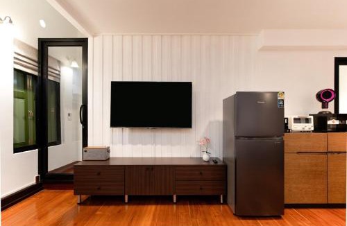 Chakkrawat Apartment | 3BR 2BA 2SFB Home 5 Min MRT Chinatown Vista House