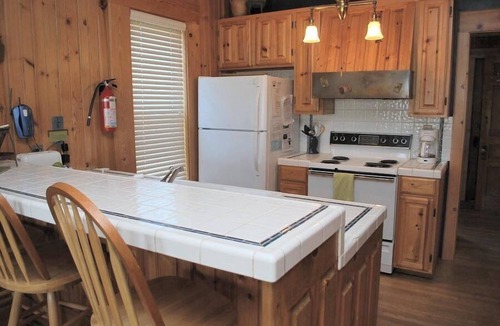 Seaside House | 3BR/2Bath HOT TUB, Classic Beach House Front and Back Decks 1/2 Block to the Bea
