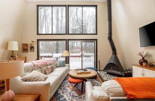 Cedar House | 3Br 2Bath Midcentury Ski Chalet with Hot Tub & Kids' Loft