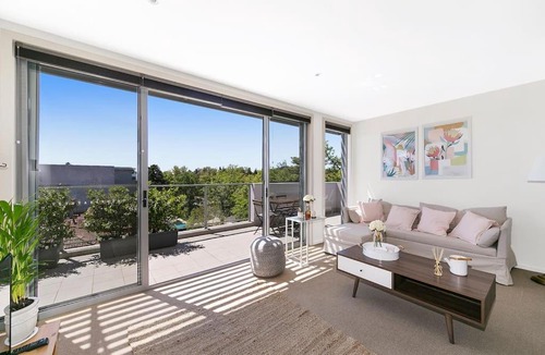 Braddon Apartment | 3BR Braddon Flat, 8 mins walk to CBD - Hosted by Canstay