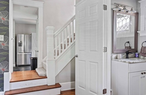 Cincinnati House | 3BR | Bunk Beds | Fireplace | Sleeps 8