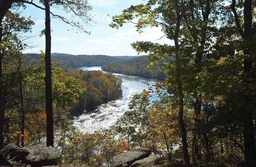 Kabletown Cabin | 3BR cabin w/hot tub & game room