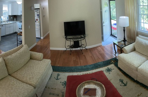 Harwich Center House | 3BR, central air, washer & dryer, grill, near ocean beaches & freshwater ponds