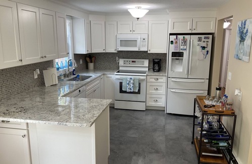 Harwich Center House | 3BR, central air, washer & dryer, grill, near ocean beaches & freshwater ponds