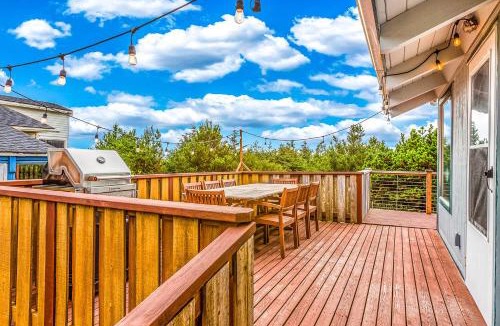 Copalis Beach House | 3BR Coastal Home Near Beach Dogs OK Deck