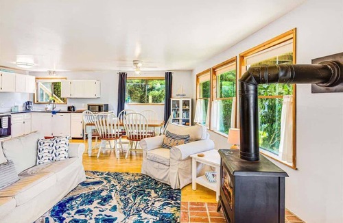 Copalis Beach Cottage | 3BR Copalis Beach Cottage | Fireplace | Dogs OK