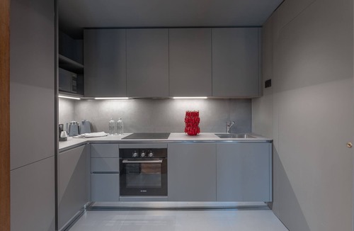 Oltrarno Apartment | 3BR Deluxe Palazzo Vasari Corridor View Premier Location Ponte Vecchio